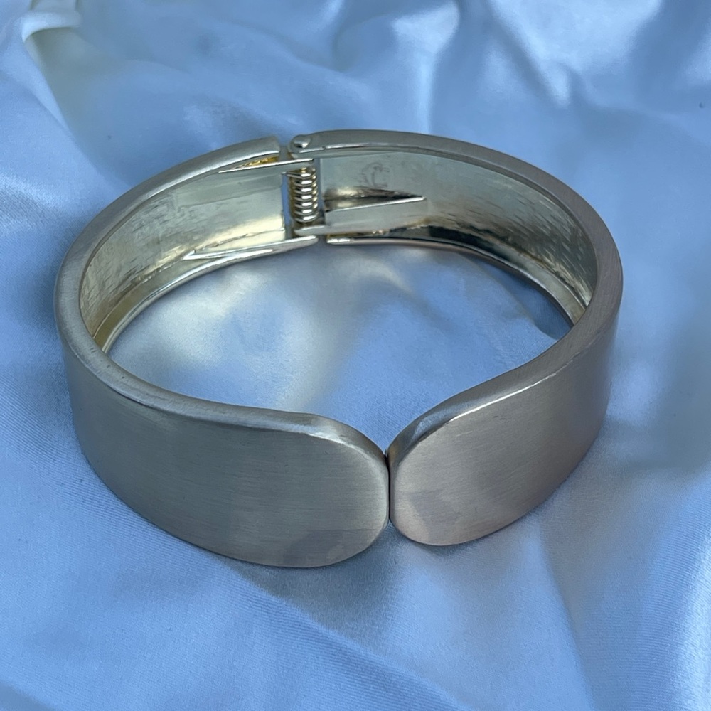 Elegant Brushed Gold Women's Bracelet